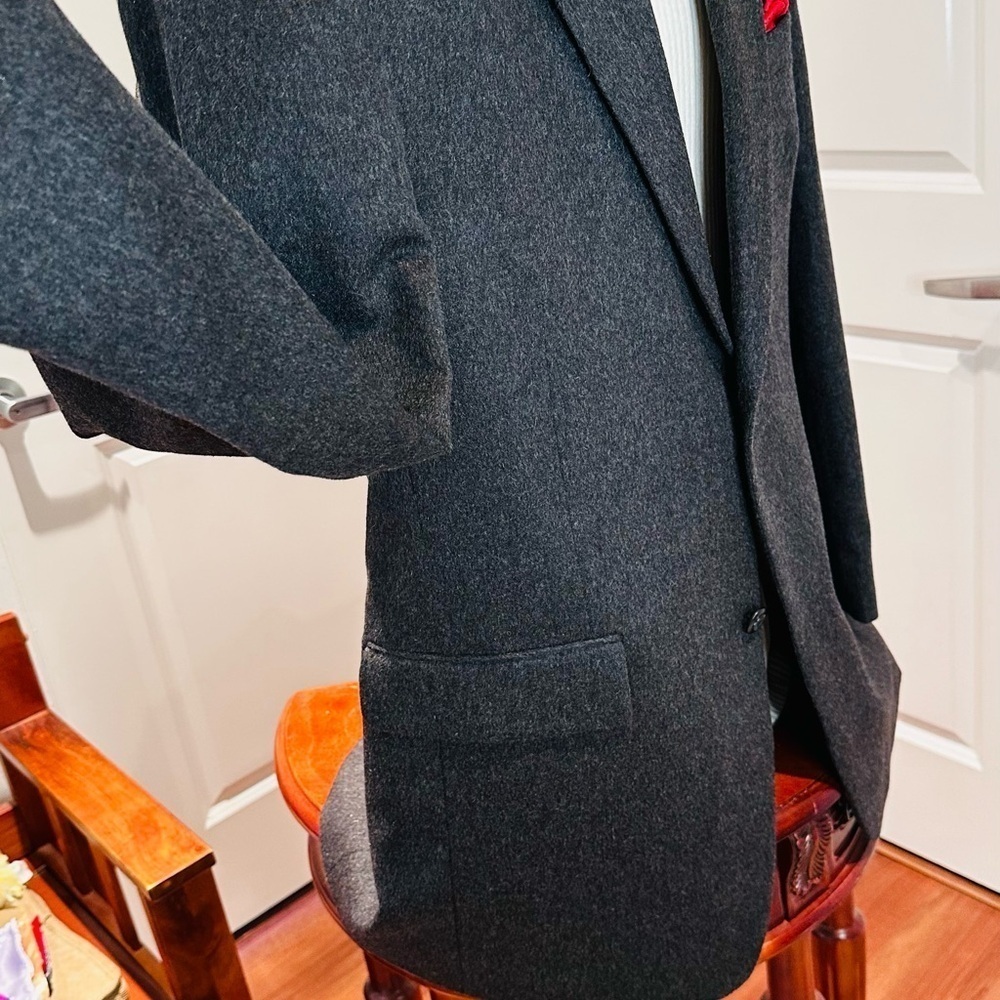 Jos.A. Bank 100% Cashmere Sport Coat. - Picture 6 of 7